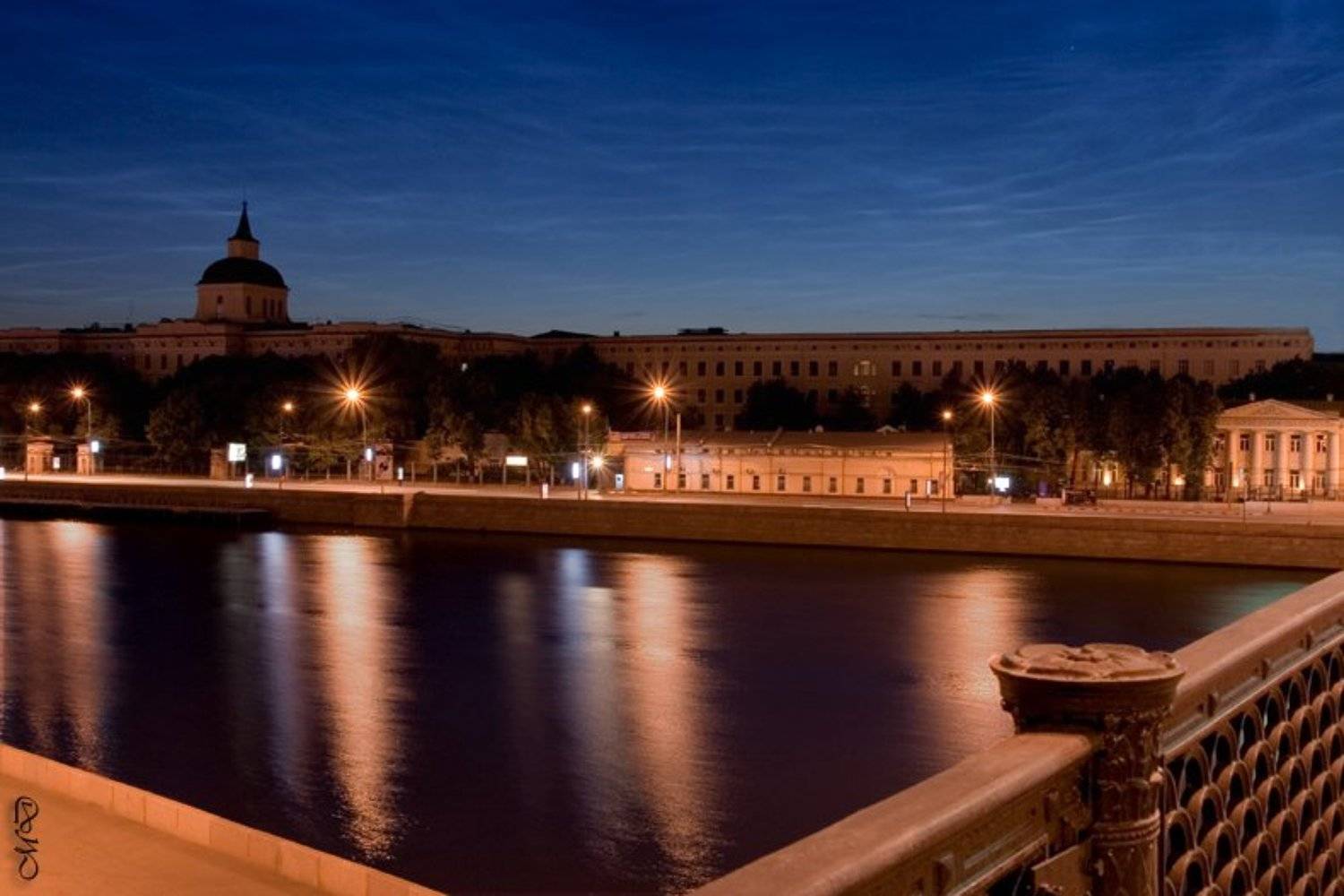 Остановить ночь. Автор: Мария город, наступление ночи,москва-река,огни,лето,небо, Мария