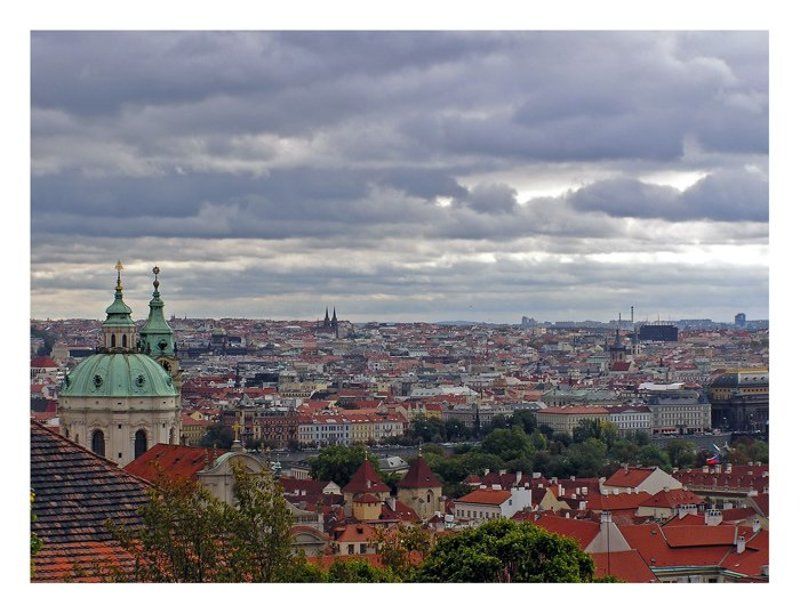 прага Низкое небо над головой... фото превью