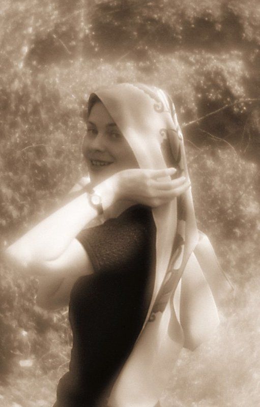 моноколь, девушка, платок, игра, чб, тонировка Игра с платкомphoto preview