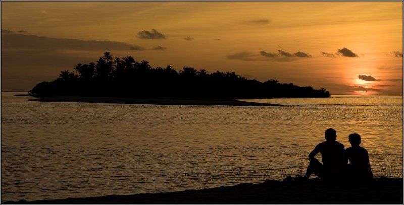 мальдивские острова мальдивы san island закат Влюбленные на закате.photo preview
