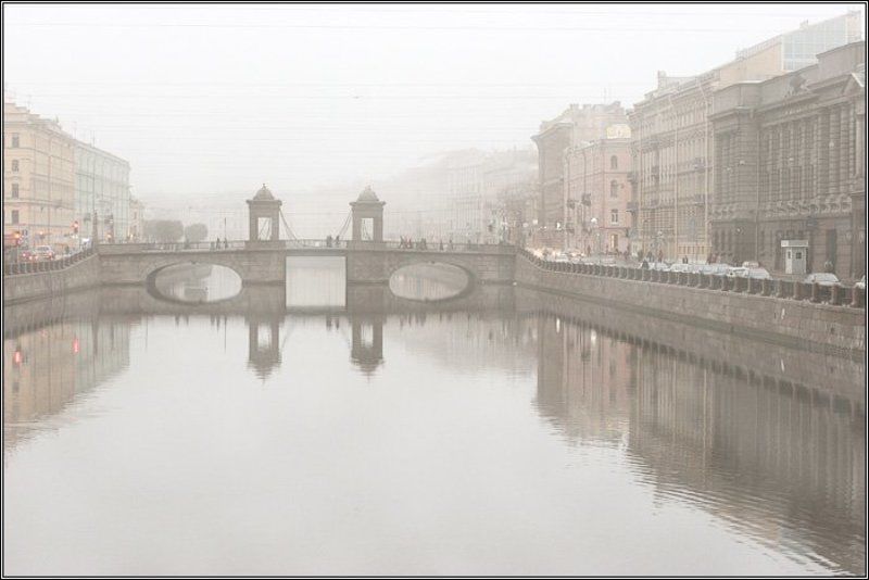 город, петербург, утро, туман, небо, вода, река, фонтанка, набережная, улица, дом, здание, мост, отражение, машина, прохожий, человек, dyadyavasya Фонтанка и туманphoto preview
