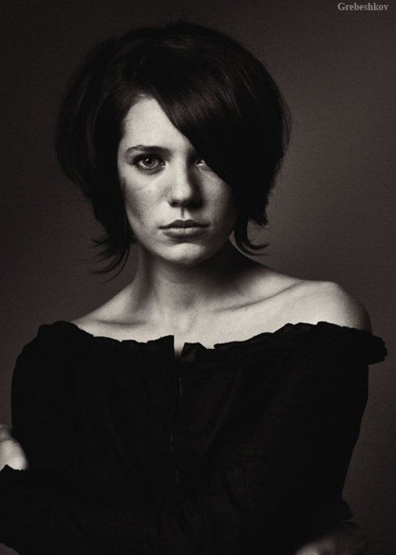 портрет чб  жанр ретро портрет девушкиphoto preview