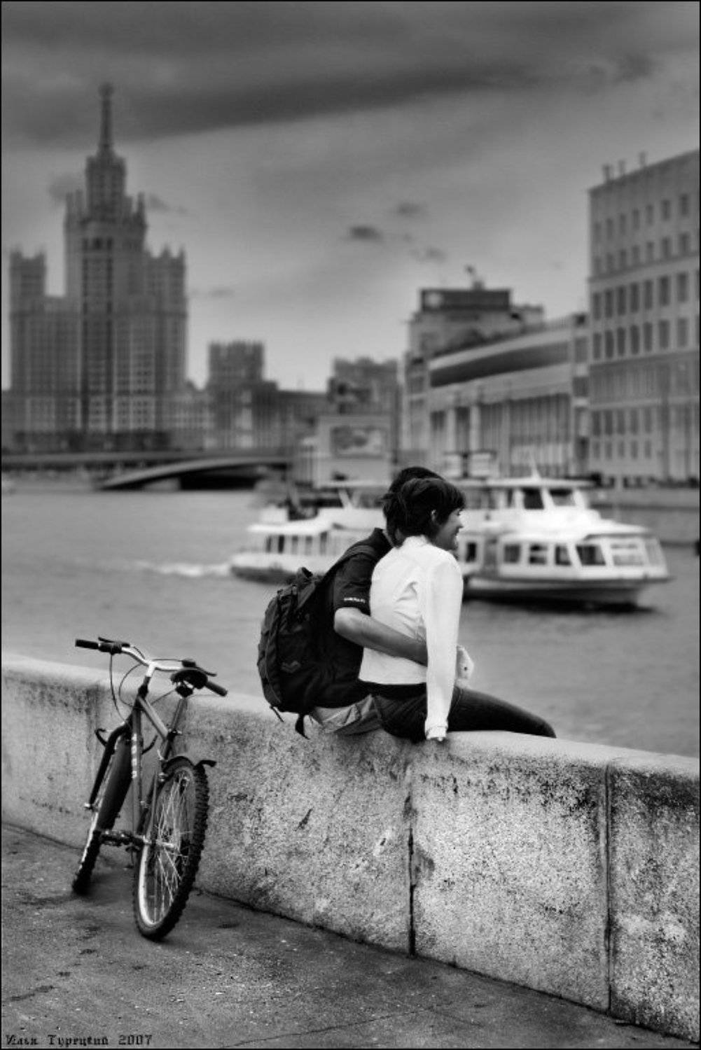 Про нежный возраст и романтику парапетов. Автор: Илья Турецкий нежный возраст, романтика, парапет, Илья Турецкий