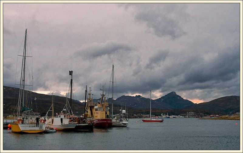 островок, яхты, вечер, спать Парковкаphoto preview