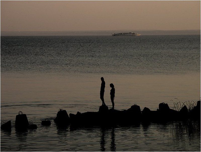 река, волга а по Волге плыл теплоход...photo preview