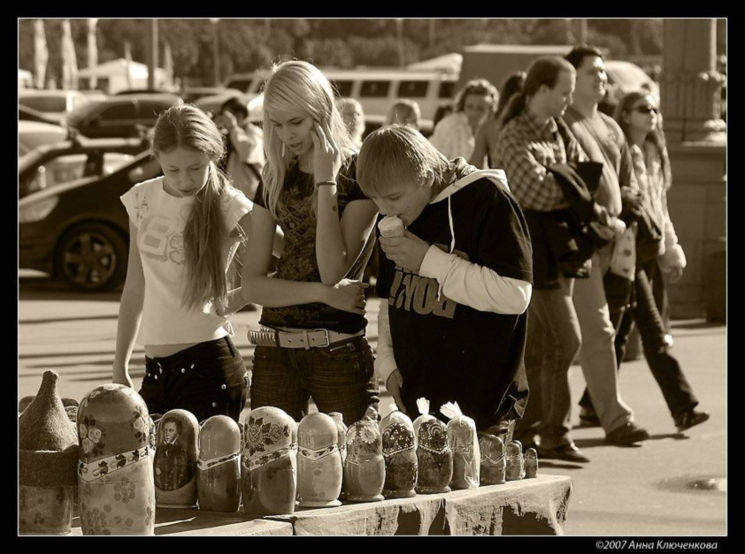 Покупатели матрёшек. Автор: New_Game , New_Game