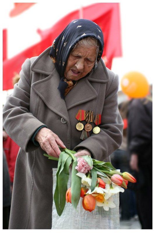 день победы, старость, победительница Праздник со слезами на глазах ...photo preview