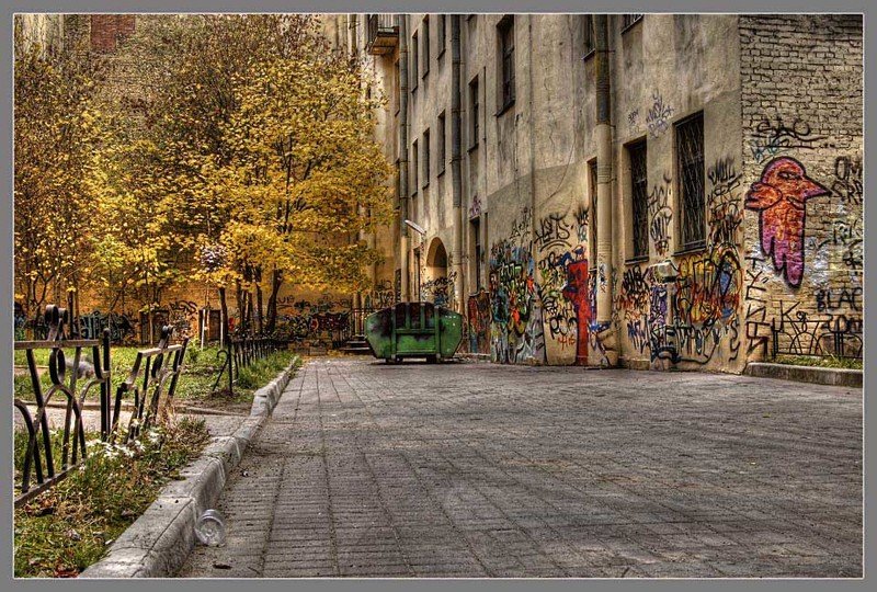 город,осень,двор Петербургская дворовая Осень...photo preview