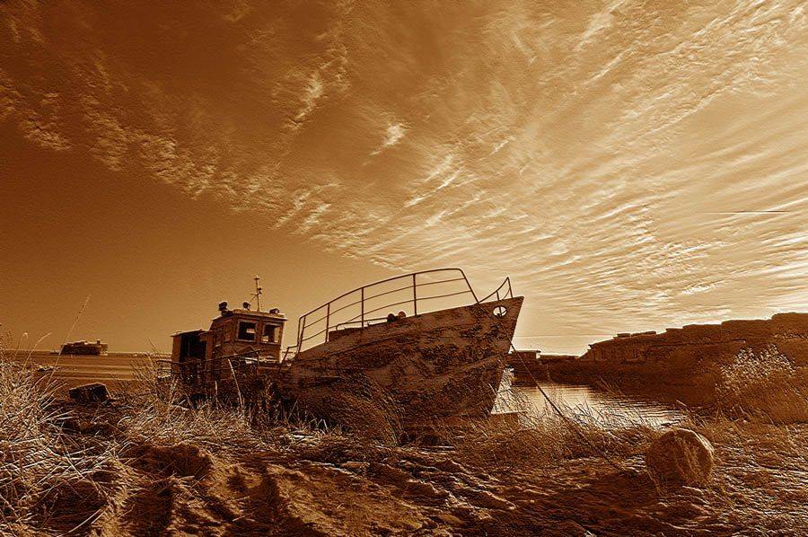 берег,земля,облака,буксир, Евгений Пугачев.