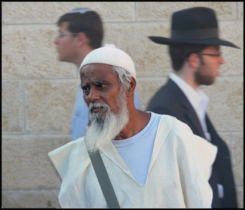 стена, плача люди  стеныphoto preview