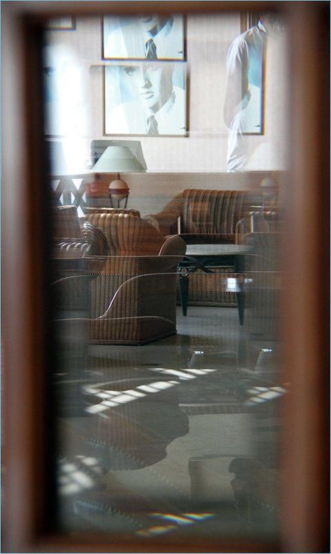 окно, бар, кафе, отражения *** фото превью