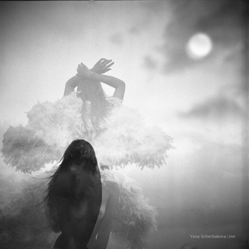 Трудно сохранять спокойствие, когда душа разрывается на части...photo preview