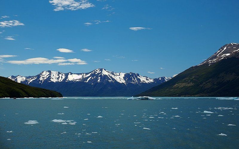 ледник, айсберг, озеро Когда облака разбиваются в Лёдphoto preview