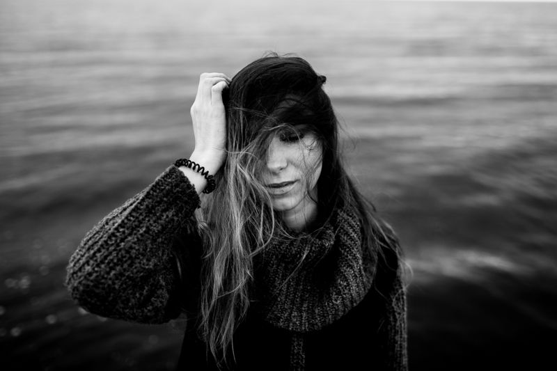 sea, girl, wind, weather, beauty, black and white, hair, beach Jenya Zzzzzzzzzzphoto preview