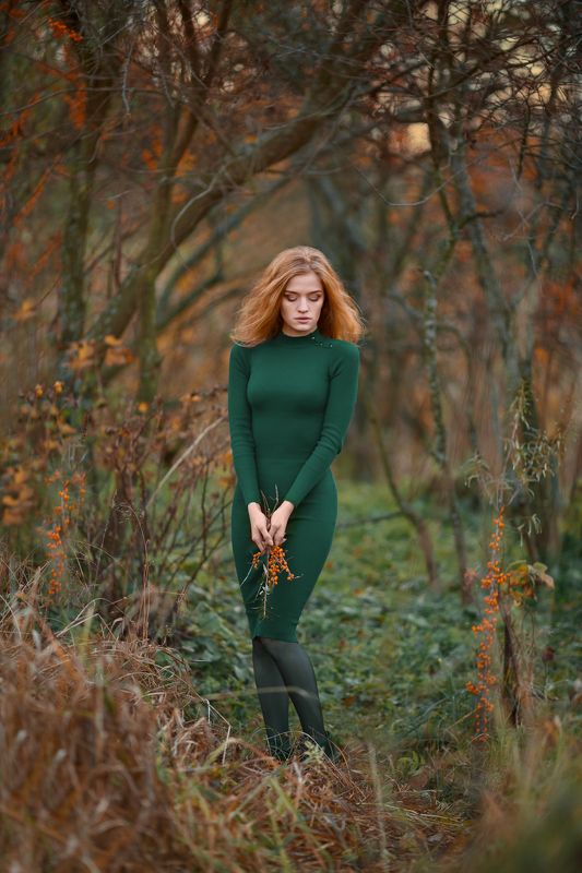 девушка, осень, облепиха, портрет, красота, рыжие волосы Облепихаphoto preview