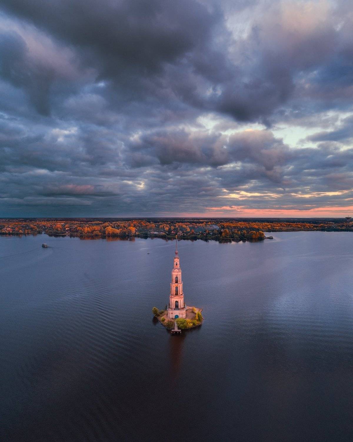 Калязин.. Автор: Сергей Лукс , Сергей Лукс