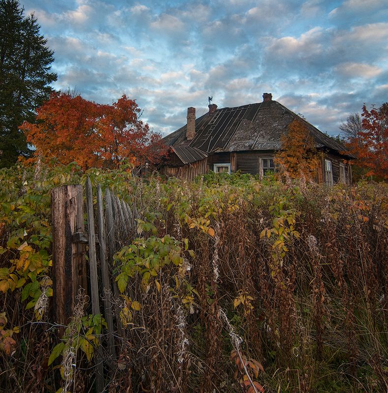 Старый домphoto preview