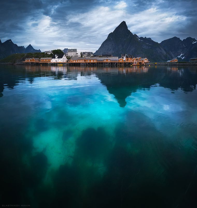 норвегия, пейзаж, горы, пик, ветер, вода, деревня, облака, рассвет, закат, путешествия Норвегияphoto preview