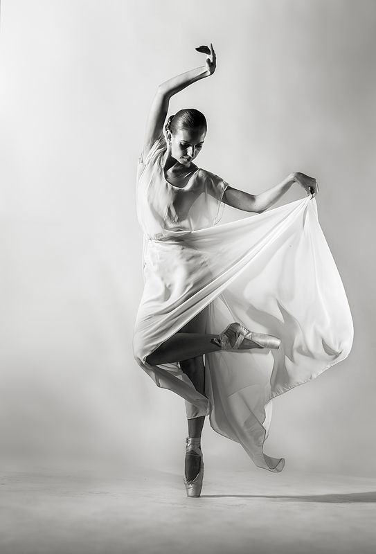 танец, студийная, постановочная, чёрно-белое, концепт, графическая, art, fine art, романтическая, балет, тело, линии, свето-тень, девушка, красивая, движение, davydov Танец...photo preview
