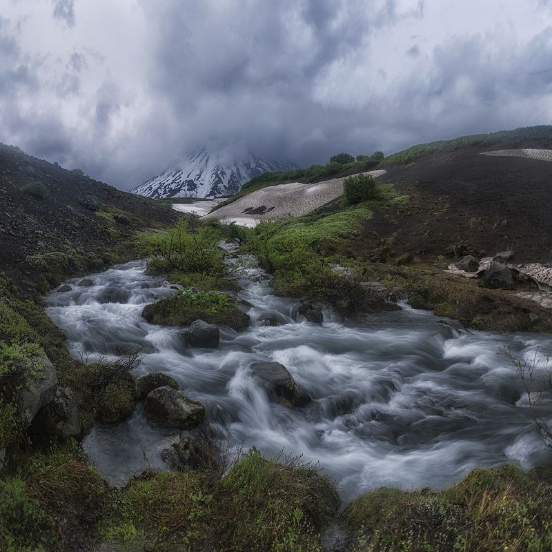 камчатка, вулкан, туман, сумерки, река Суровая Камчаткаphoto preview