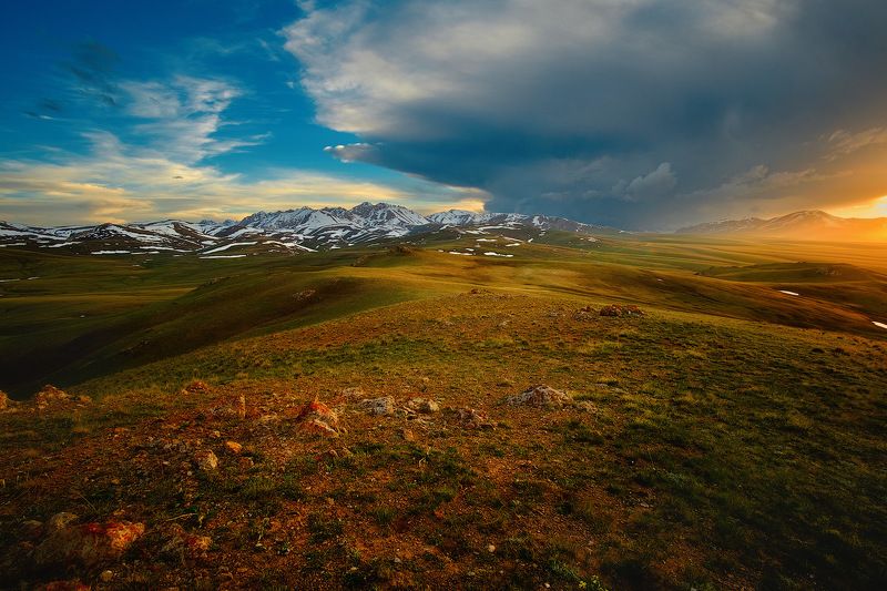 киргизия, азия, пейзаж, природа, весна, горы, ущелье, закат, долина, озеро, путешествие, плато Сон-Кульphoto preview