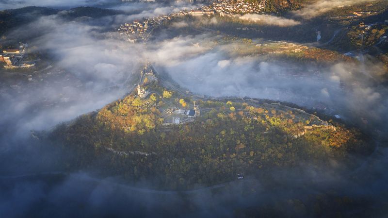 царевец, октябрь, осень, велико тырново, болгария, утро Октябрь иногда выглядит так...photo preview