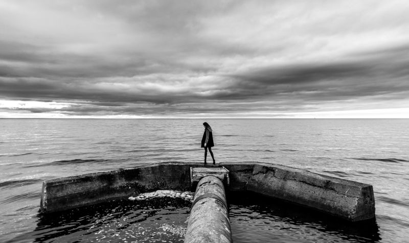 sea, girl, wind, weather, beauty, black and white, hair, beach Jenya Zzzzzzzzzzphoto preview