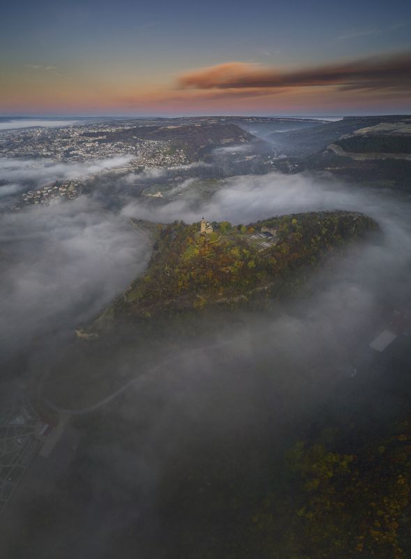 октябрь, осень, утро, царевец, туман,болгария, велико тырново Так сегодня начался день.photo preview