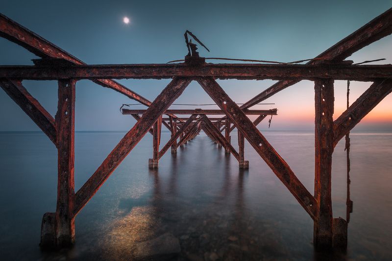 пляж, закат, старый пирс, черне море, луна, лунный свет, *В лунном свете*photo preview