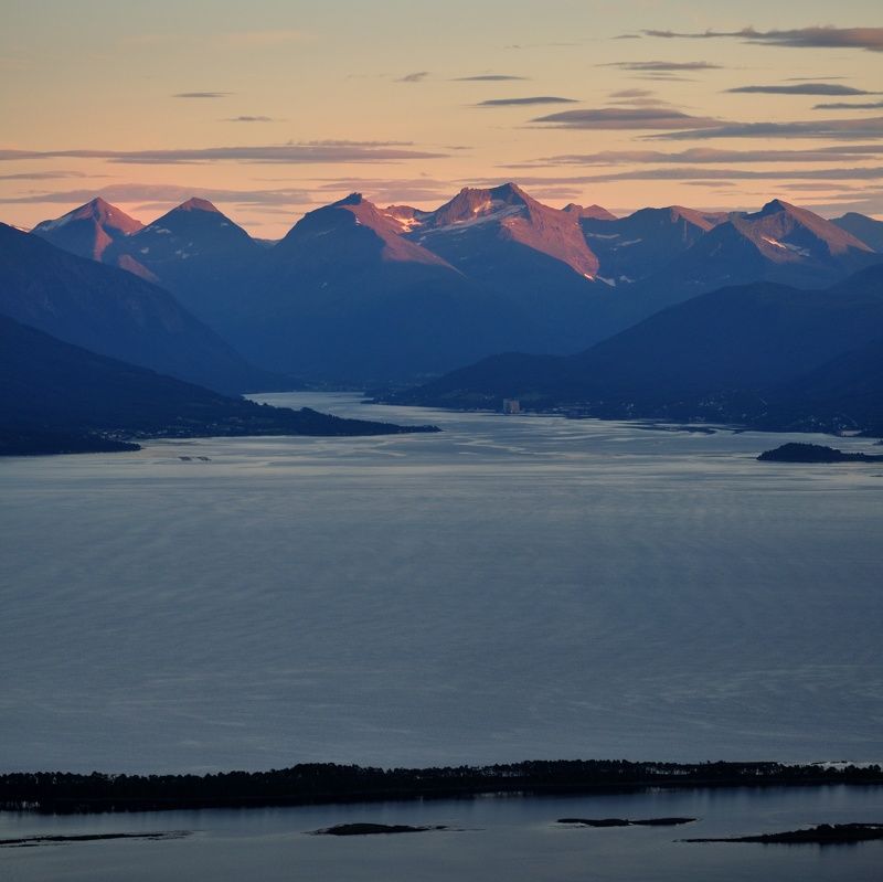 Norway, mirror, mountain, rock, lake Norwayphoto preview