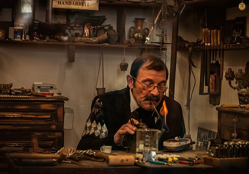 The old jewelerphoto preview