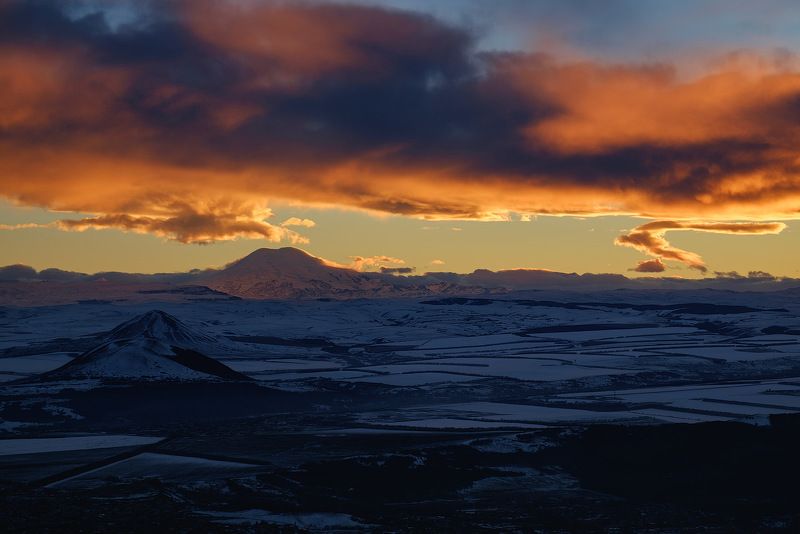 россия, кавказ, пятигорск, кмв, зима, эльбрус, машук, горы, пейзаж, природа, закат, облака Светящийся Эльбрусphoto preview