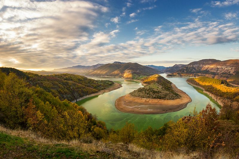 река  Осенью эта, река носит бирюзовые одежды.photo preview