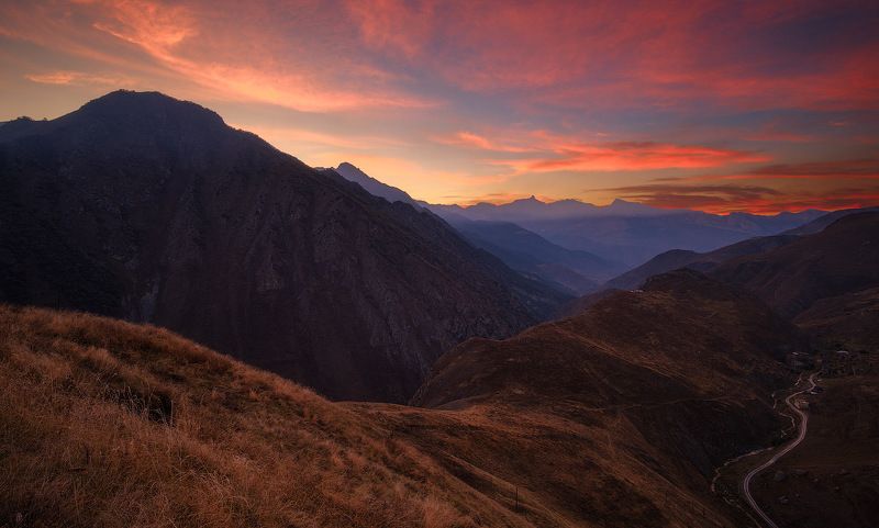 россия, кавказ, северная осетия, горы, ущелье, дигория, закат, сумерки, природа, хребет, скалы, небо, дорогаога Дигорияphoto preview