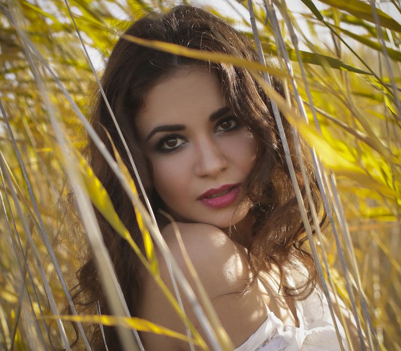 студия, девушка, портрет еще тепло...photo preview