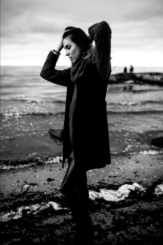 sea, girl, wind, weather, beauty, black and white, hair, beach Jenya Zzzzzzzzzzphoto preview