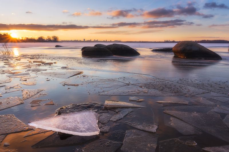 Урал, Средний Урал, лед, ледостав, Верх-Исетский пруд, Екатернибург Осколок льдаphoto preview