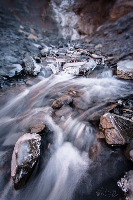 ice, long exposure, waterfall, frozen, mythologies, france, oisans, snow, stones, blue and red, scandinavian, pagan, soul, nature, nature photographe Ymir\'s Remainsphoto preview