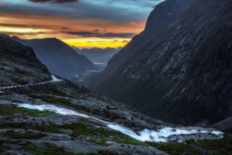 горы, долина, река, закат, ночь, облака, дорога Горная ночь.photo preview