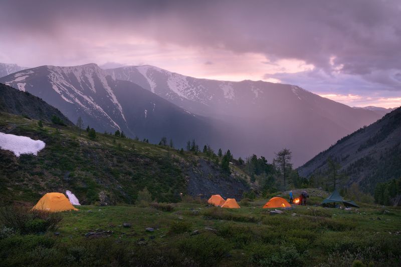 горы, алтай, пейзаж, закат, гроза, лагерь, палатки Вечер на кедровых стоянкахphoto preview