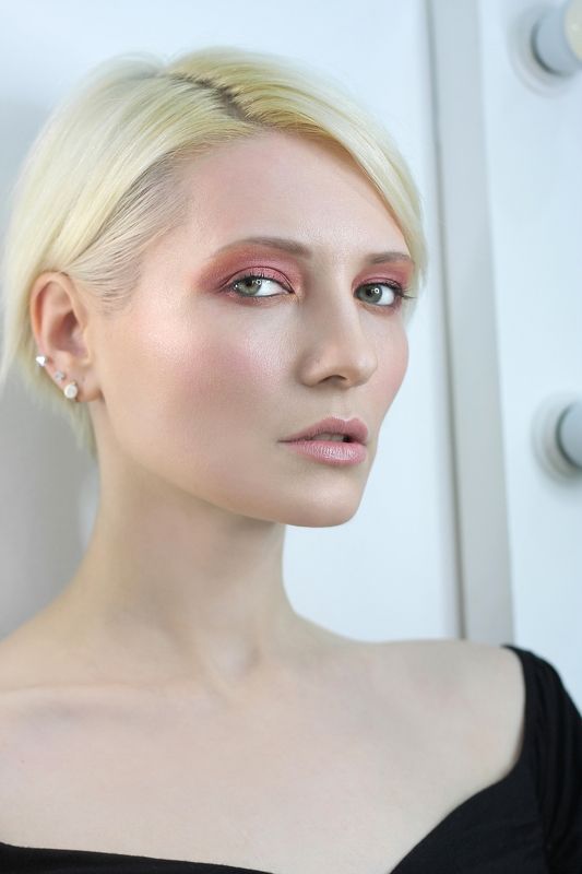 портрет блонд Весенний взглядphoto preview