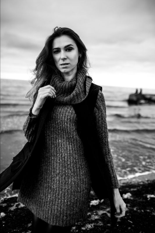 sea, girl, wind, weather, beauty, black and white, hair, beach Jenya Zzzzzzzzzzphoto preview