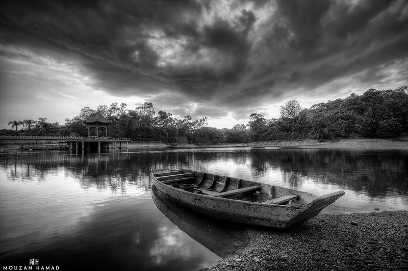 canon , china , black & white , travel , landscape lonely boatphoto preview