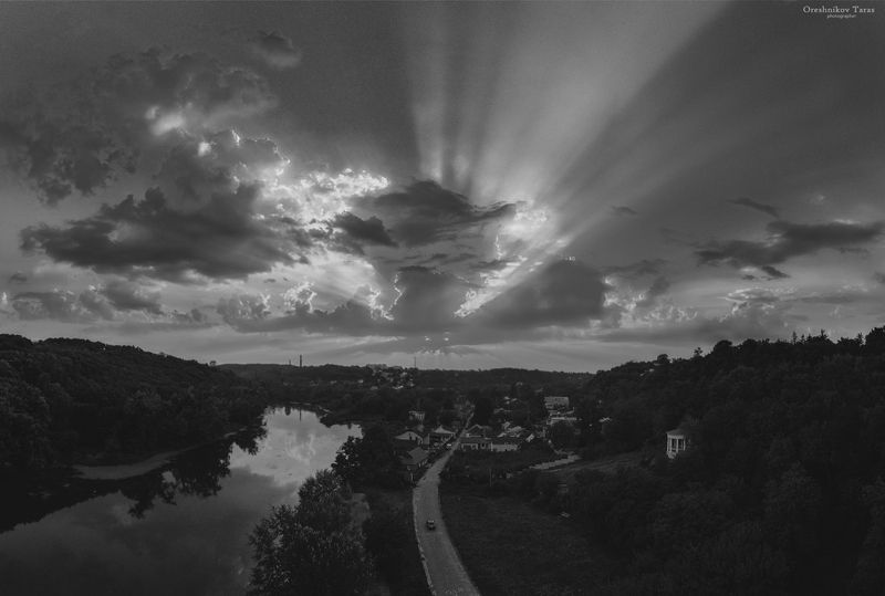 пейзаж,природа,закат,небо,солнце,свет,чб photo preview