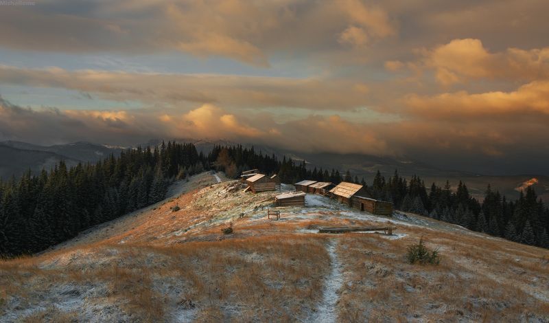 On the mountain valleyphoto preview