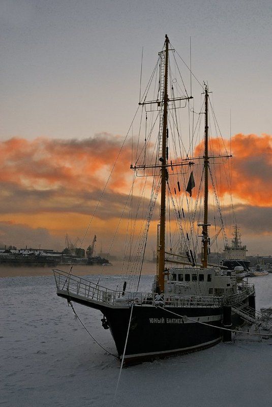 Алые парусаphoto preview