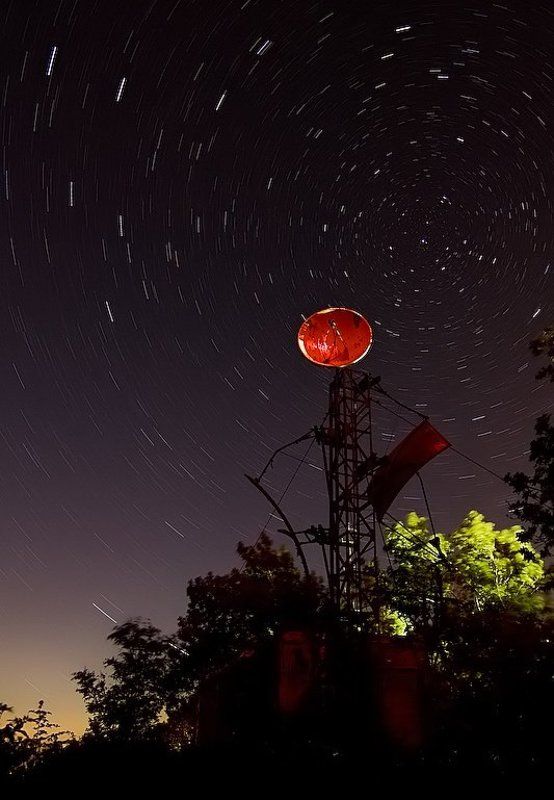 связь, ночь, звезды, вращение, вышка. антенна, вселенная, общение Земля на связиphoto preview