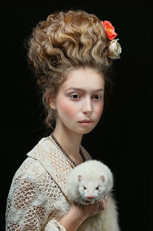 painting Девушка с хорькомphoto preview