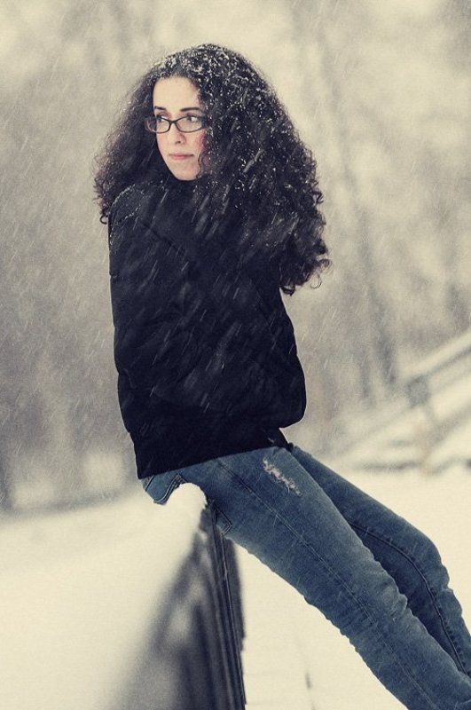 когда волосы в снежинкахphoto preview