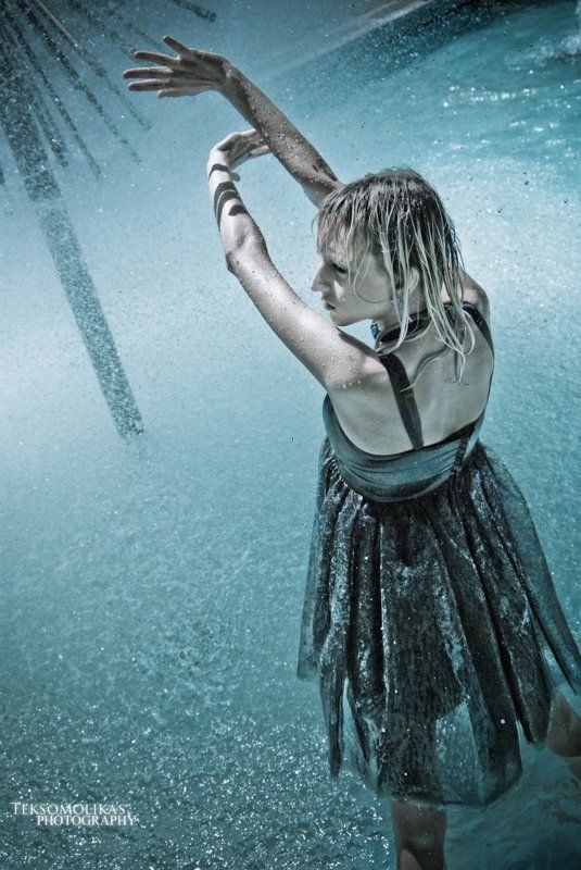 girl , water  , emotion , black , blue , teksomolika , ukraine Flow-glowphoto preview
